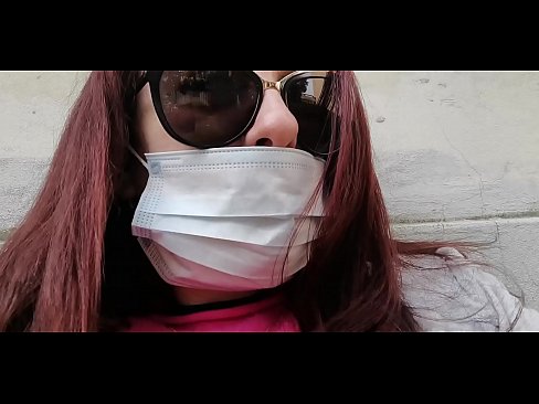 ❤️ Nicoletta se pomstí svému sousedovi a vyčůrá se mu do garáže (Speciál Covid19 Italská karanténa) ️ Šukání u nás ❤