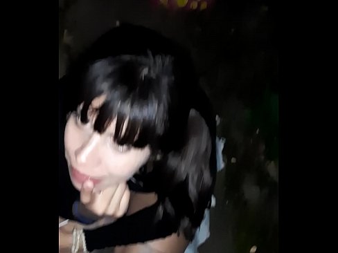 ❤️ Na ulici zduřelý penis výměnou za bonbóny ️ Šukání u nás ❤