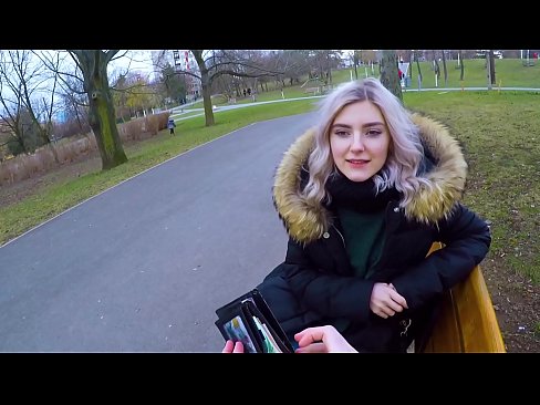 ❤️ Polyká cizí žhavé sperma za peníze - orál v parku Eva Elfie ️ Šukání u nás ❤